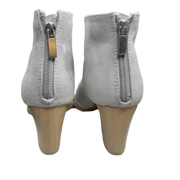 Qupid Bootie Gray Suede Point Toe ,Silver Zip Back Size 8 - Picture 2 of 9